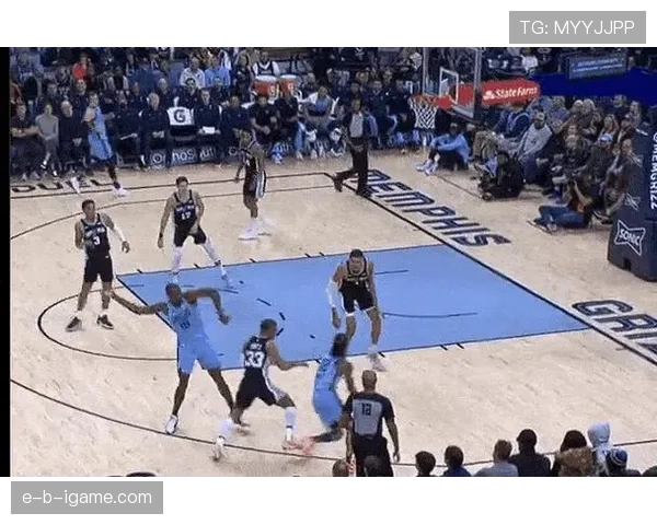 明星球员社媒动态引热议，赛场表现再成焦点