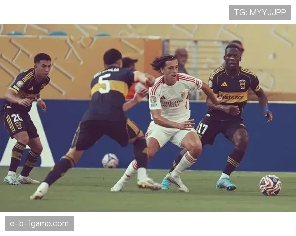 卡瓦尼战术适配性凸显,助球队关键战取胜表现抢眼 卡瓦尼战术适配性凸显,助球队关键战取胜表现抢眼